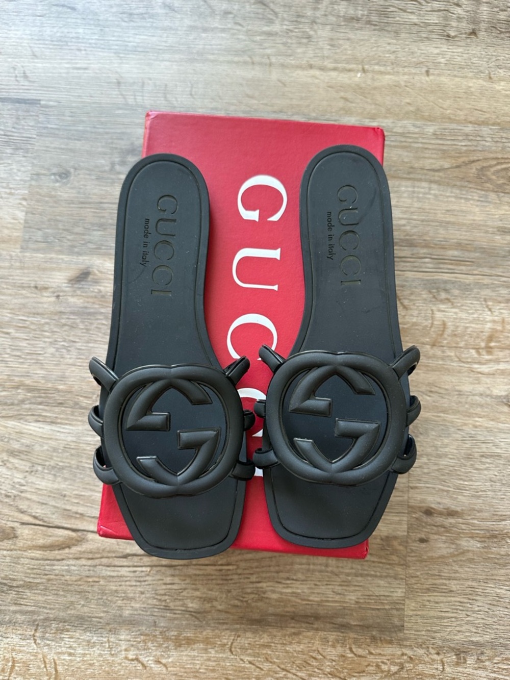 Gucci Black Interlocking GG Slide Sandals - Picture 5 of 5